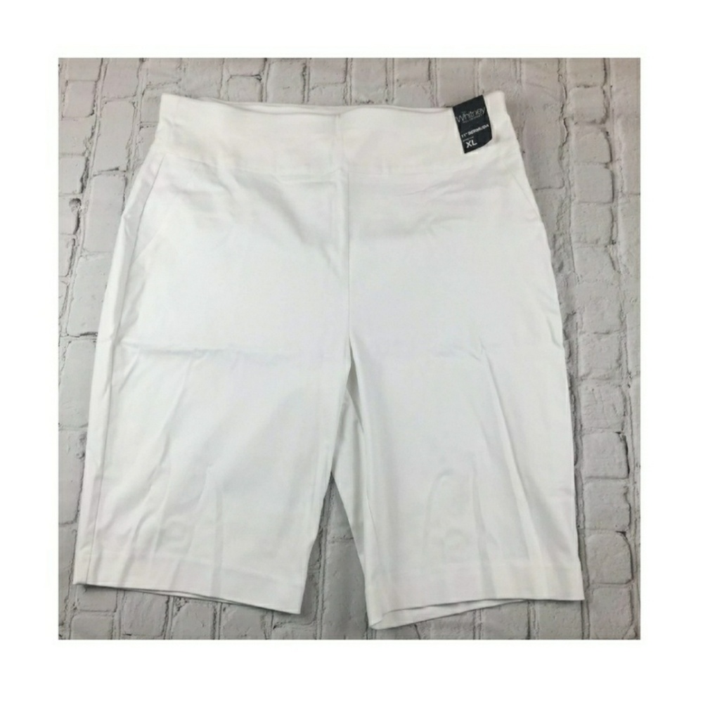 NEW YORK & COMPANY WHITE BERMUDA.